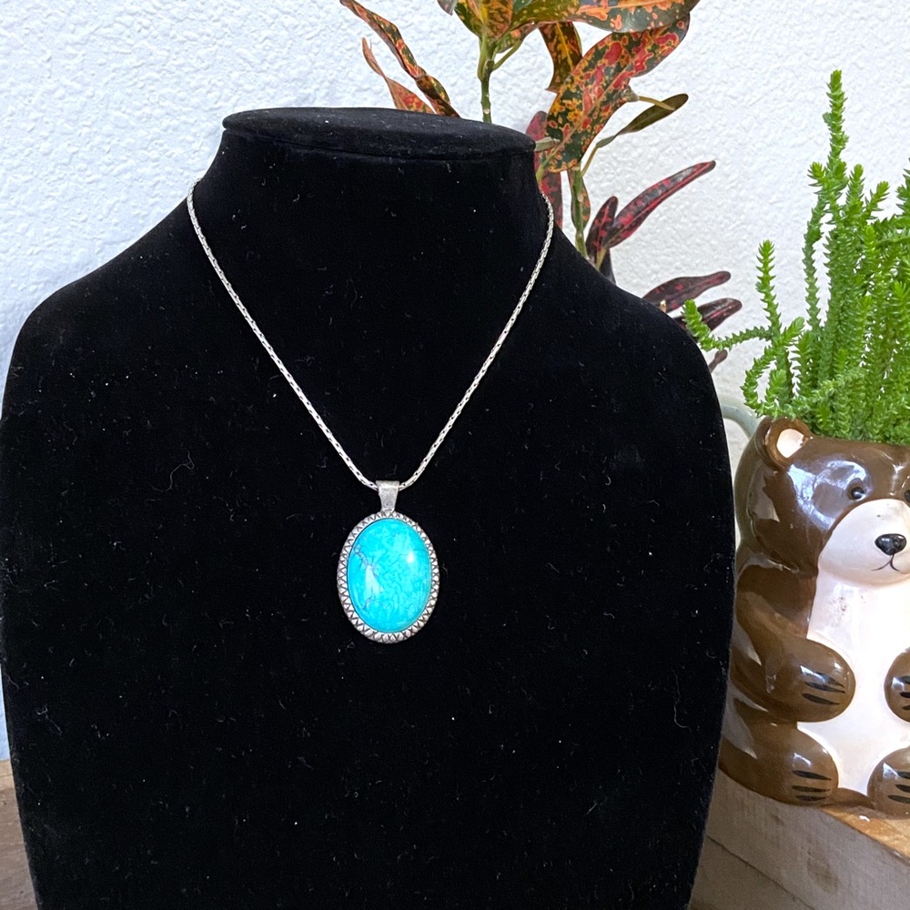 Express Turquoise Style Pendant Necklace